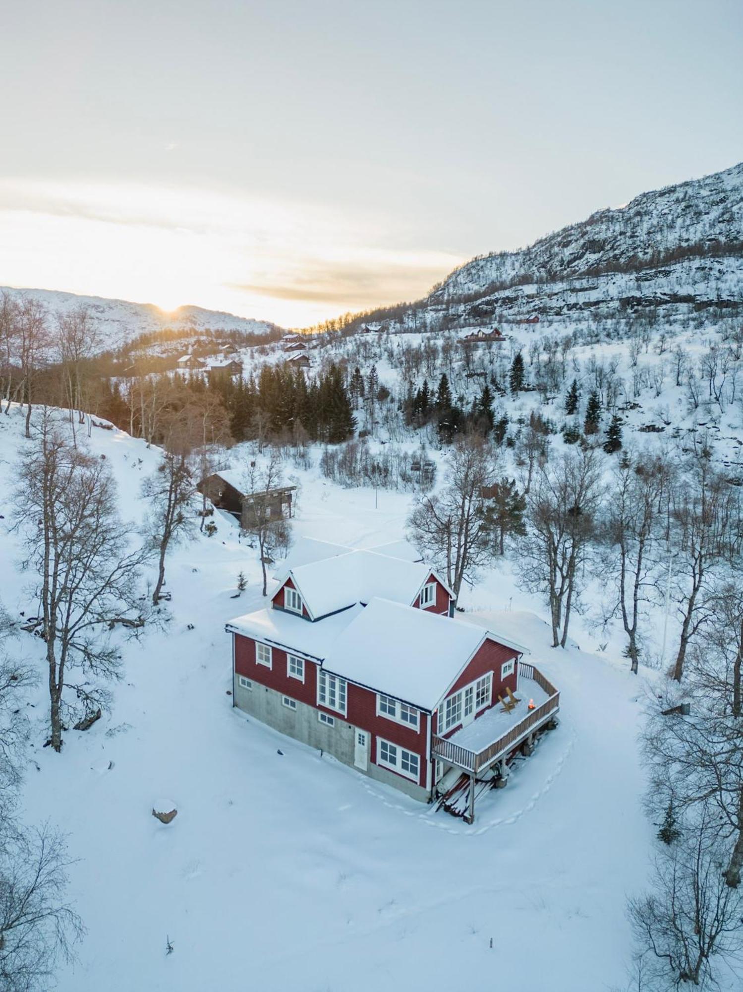 Minnehaugen I Handeland Lodge Sauda Extérieur photo